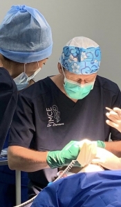 La micro-greffe capillaire afue pour traiter la calvitie en chirurgie esthétique à Meylan