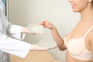 Prothèses mammaires: comment bien choisir avec son chirurgien ?