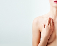 Implants Mammaires ou Lipomodelage des Seins : Comment Choisir ?