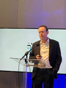 Intervention du Dr Duroure lors de l'événement de la SoFCPRE sur les implants mammaires